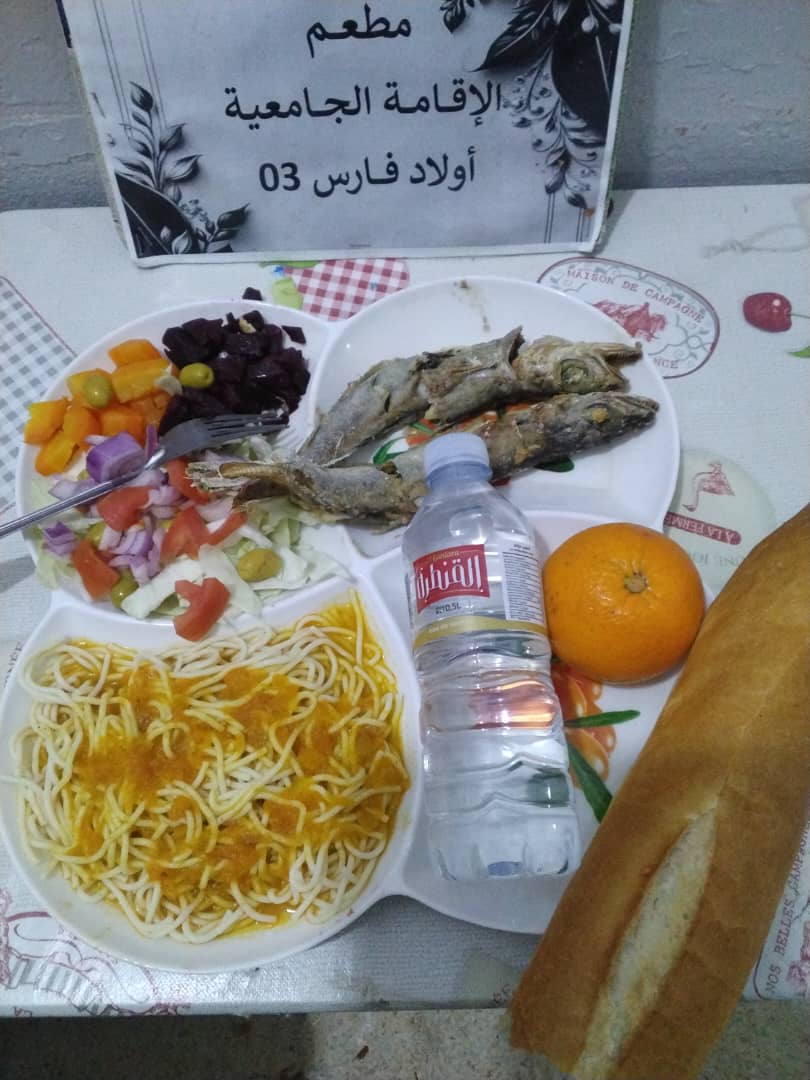 مطعم الاقامة الجامعية اولاد فارس 03