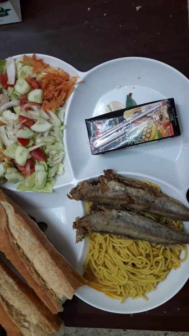 مطعم الاقامة الجامعية هني صالح 01