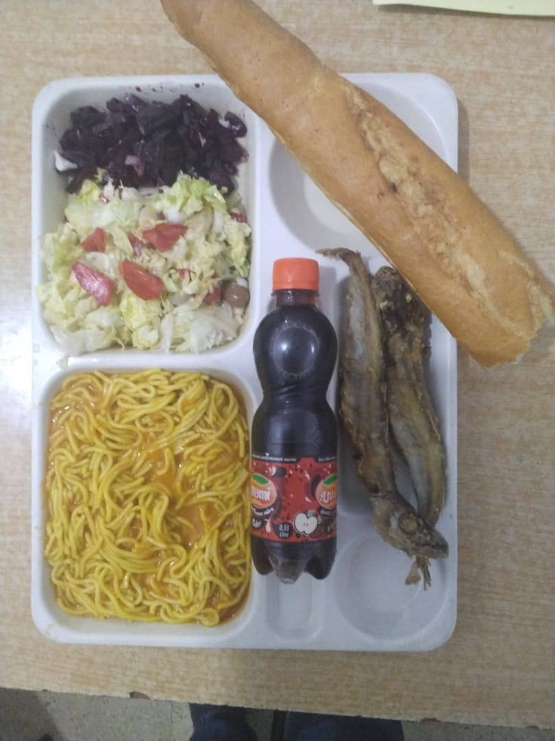 مطعم الاقامة الجامعية اولاد فارس 03