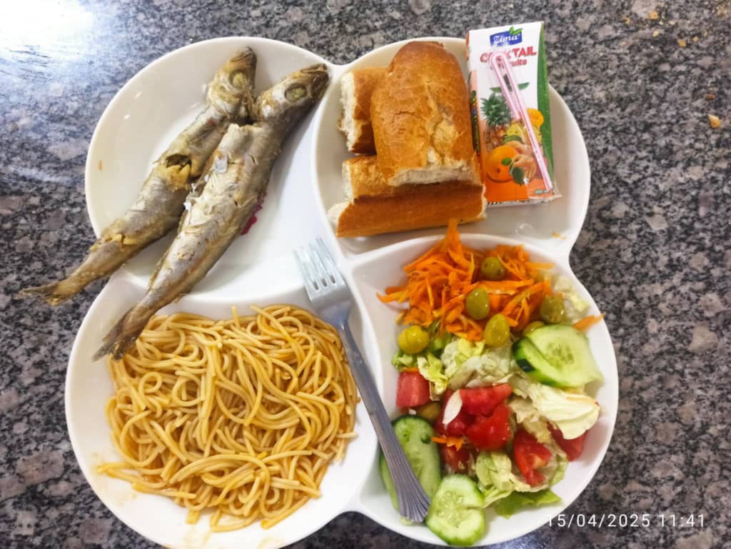 مطعم الإقامة الجامعية 2000 سرير الحسانية