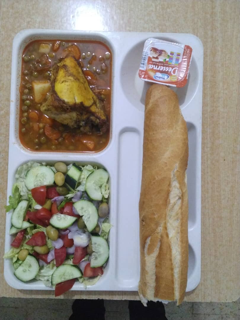 مطعم الاقامة الجامعية اولاد فارس 03