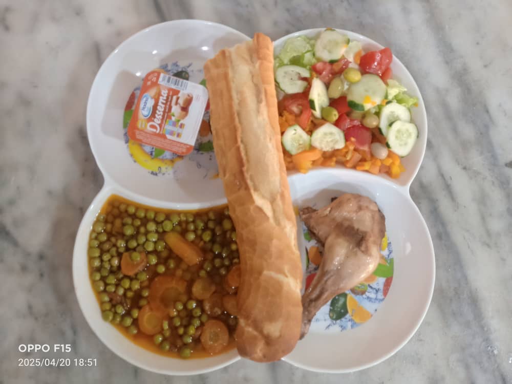 مطعم الاقامة الجامعية هني صالح 01