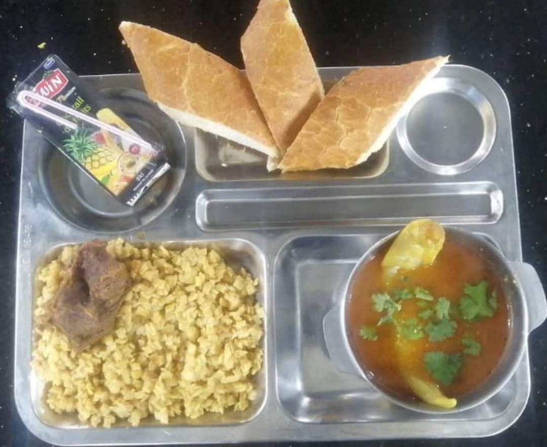 الإقامة الجامعية مقران الطاهر 